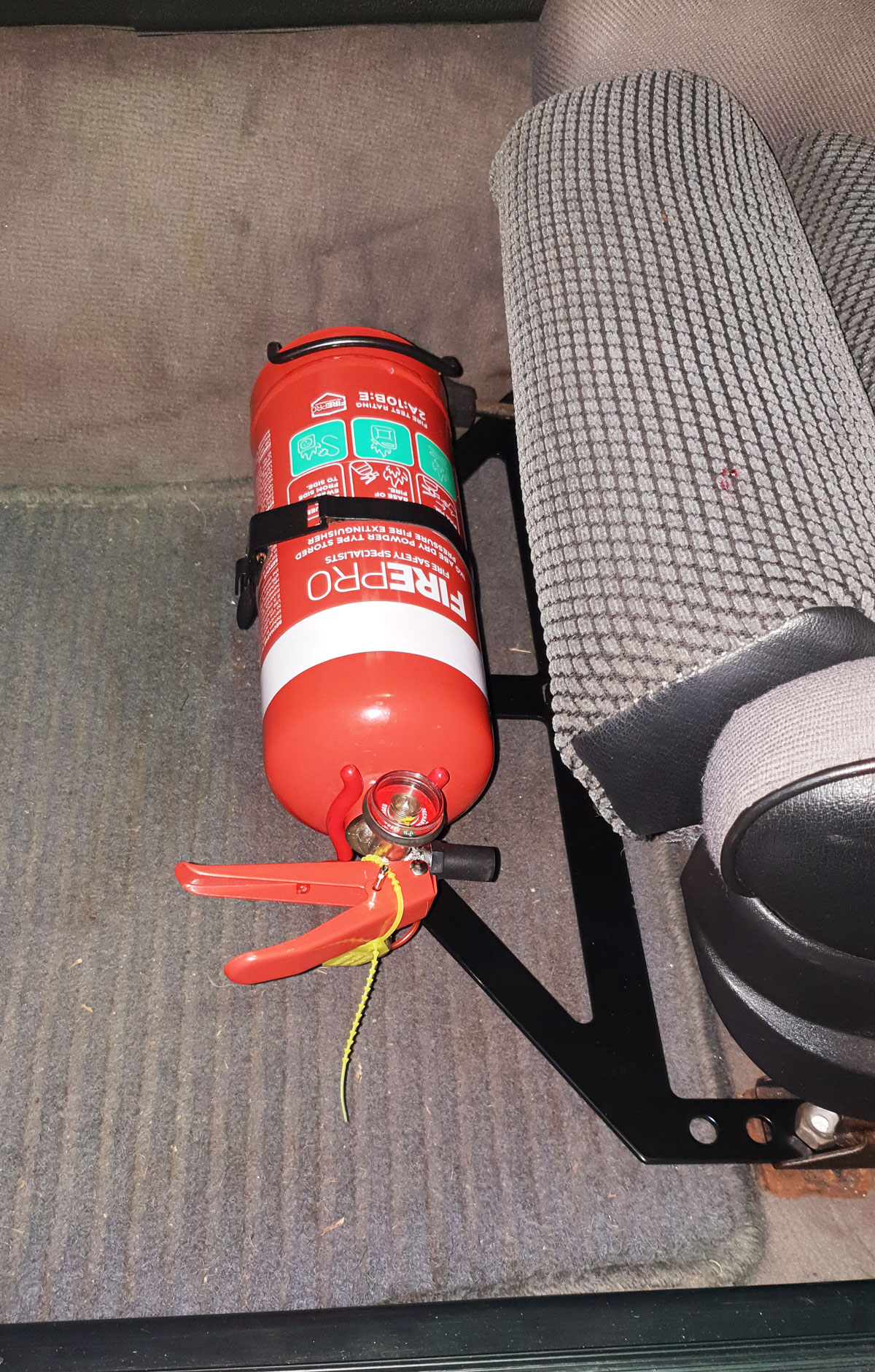 E30 Fire Extinguisher Bracket